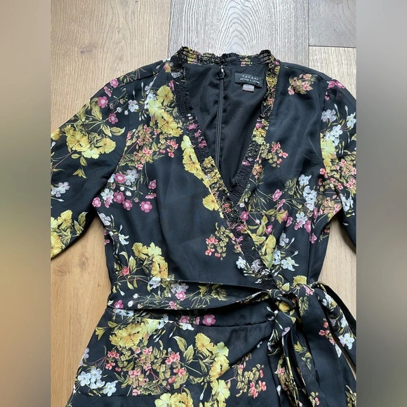 Tahari Faux Floral Dress Size 4 - Picture 5 of 11